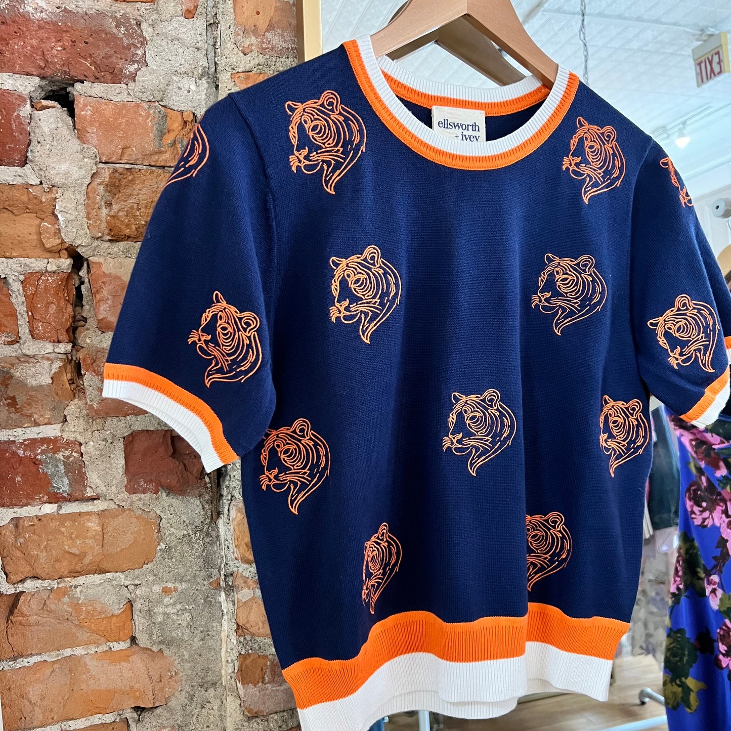 Embroidered Tiger Print Short Sleeve Knit