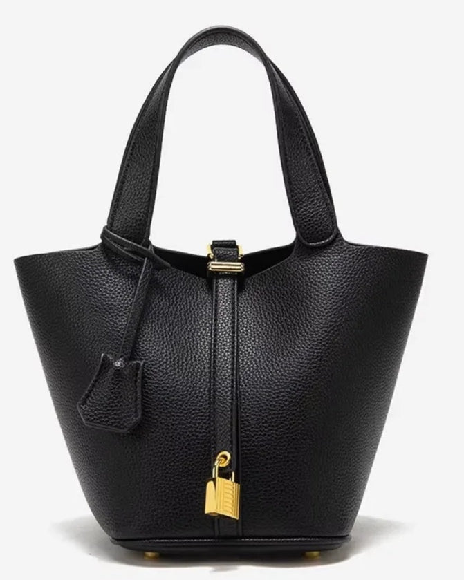 The Lisa Bag in Black