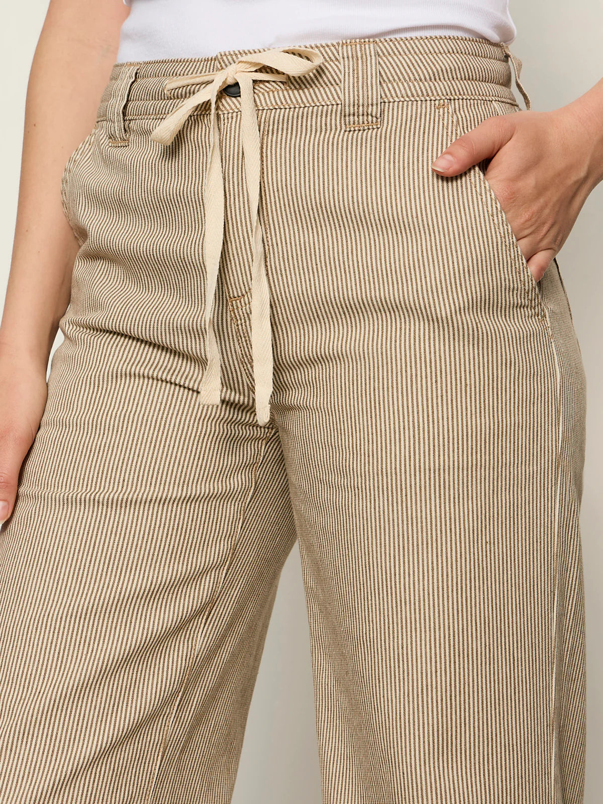 Lily Stripe Cropped Pant in Lido