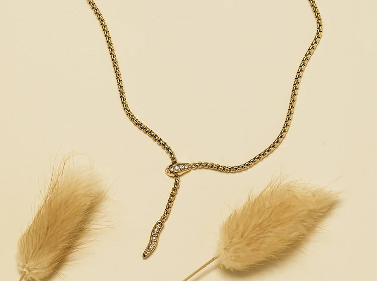 Liv Lariat Necklace