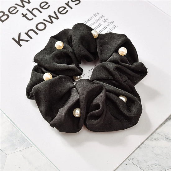 Pearl Scrunchie