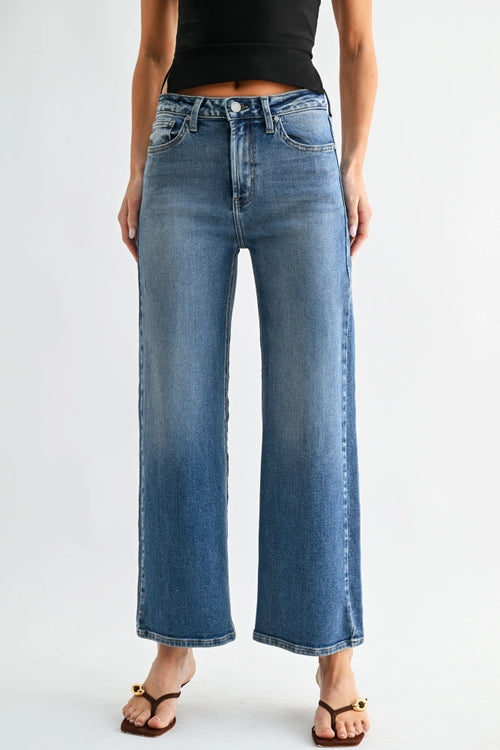 Refined Wide Leg Jeans in Medium Wash