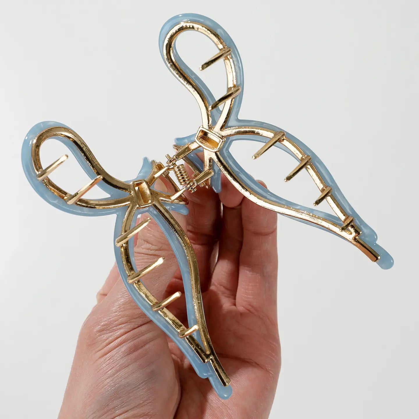Sabrina Coastal Ribbon Metal Bow Claw Clip