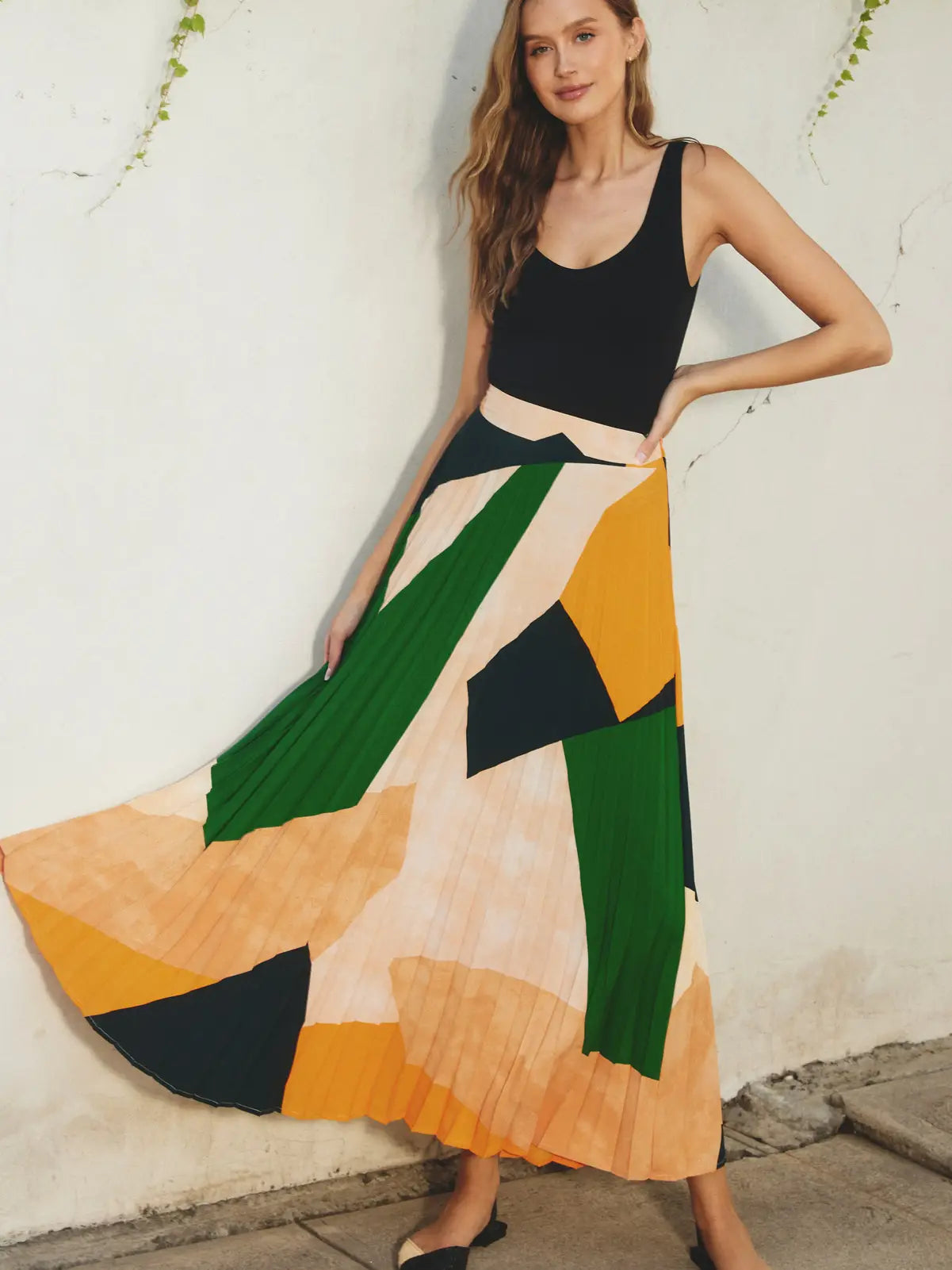 Load image into Gallery viewer, Eureka Pleated Maxi Skirt
