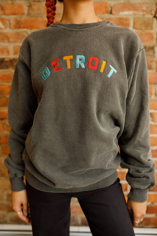 Load image into Gallery viewer, Pistons Throwback Crewneck

