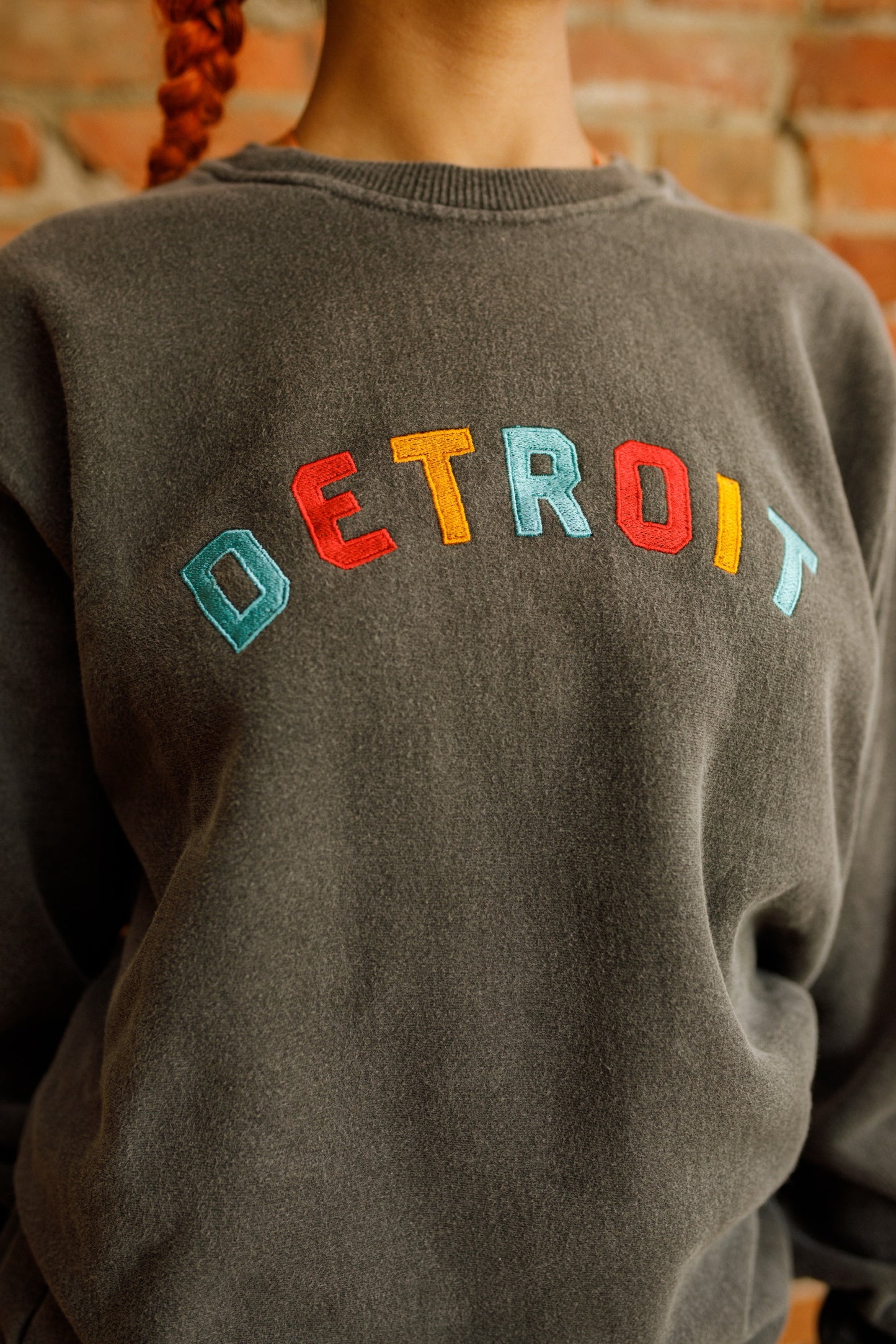 Load image into Gallery viewer, Pistons Throwback Crewneck
