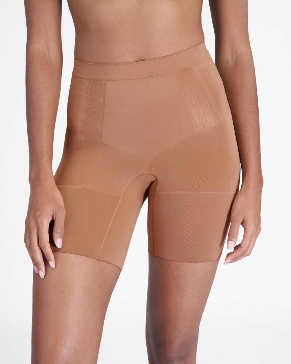 SPANX Oncore Mid-Thigh Short – Ferne Boutique